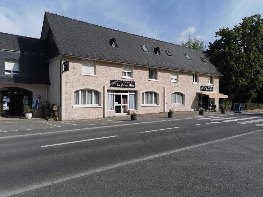 Hotel Restaurant La Grenouillere Vitré Exterior photo